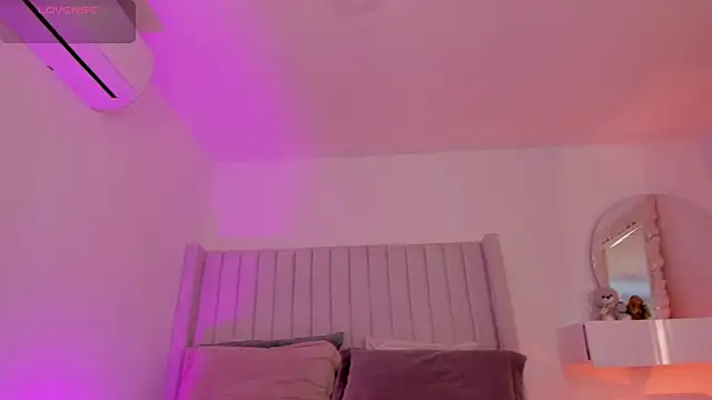 Snapshot of Shelynna_azzul chatting on February 21, 2026, 8:10 pm Shelynna azzul online show from February 21, 2026, 8:10 pm