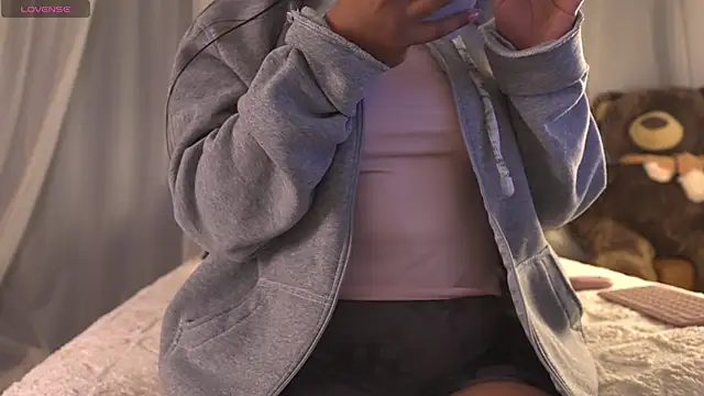 Snapshot of mula_talove chatting on April 6, 2026, 8:26 am mula talove online show from April 6, 2026, 8:26 am