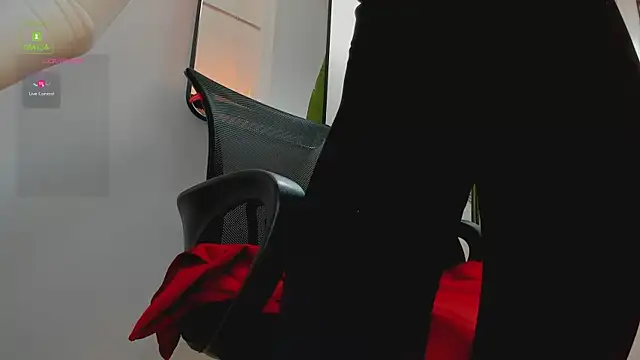 Snapshot of Whitney_Svonn chatting on January 1, 2025, 3:35 pm Whitney Svonn online show from January 1, 2025, 3:35 pm