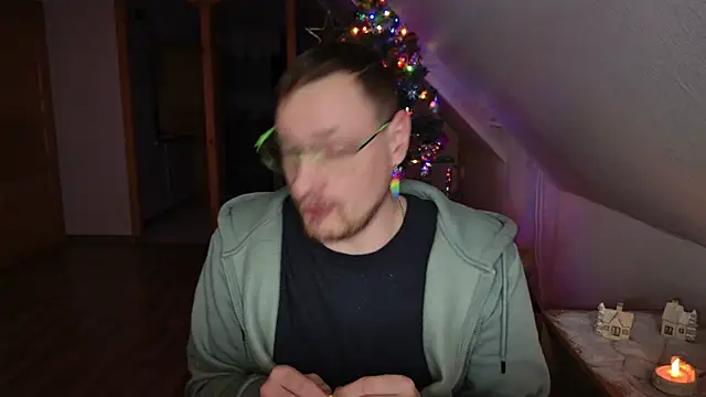 Snapshot of Relsxboy chatting on December 27, 2024, 5:05 pm Relsxboy online show from December 27, 2024, 5:05 pm