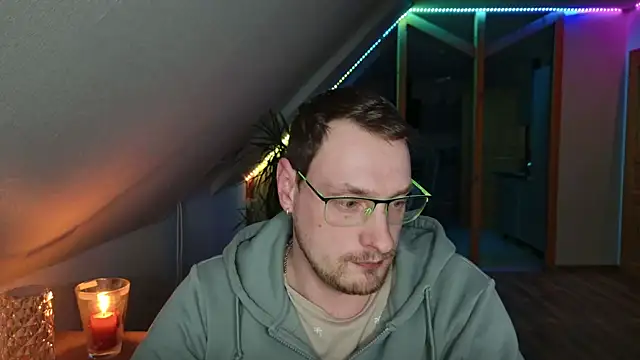 Snapshot of Relsxboy chatting on January 27, 2025, 5:15 pm Relsxboy online show from January 27, 2025, 5:15 pm