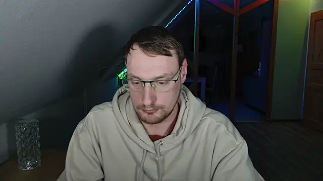 Snapshot of Relsxboy chatting on March 5, 2025, 9:48 pm Relsxboy online show from March 5, 2025, 9:48 pm