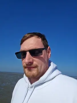 Snapshot of Relsxboy chatting on March 21, 2025, 12:06 pm Relsxboy online show from March 21, 2025, 12:06 pm