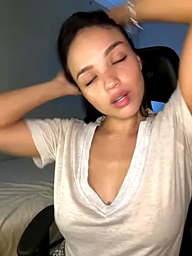 MisFrekcles  online show from October 23, 2025, 8:13 am