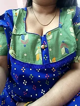 cuteyqueen online show from January 13, 2026, 7:13 am