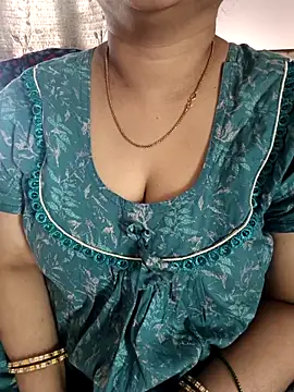 cuteyqueen online show from February 3, 2026, 6:40 am