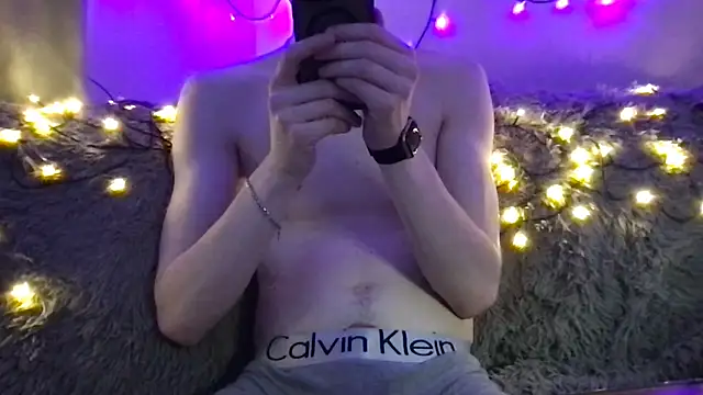 max o max42 online show from February 24, 2025, 9:20 pm