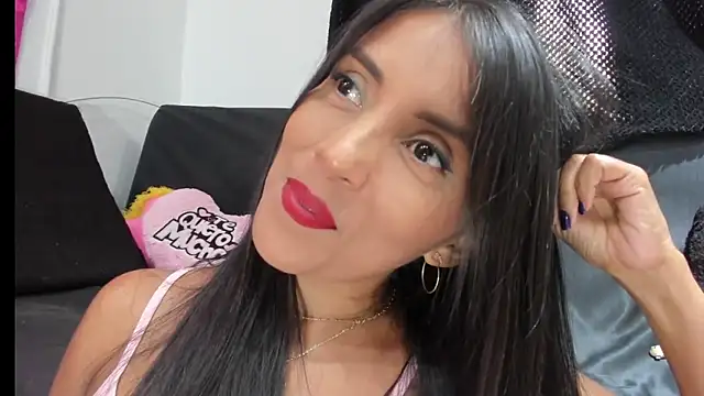 Sweet Andrea2802 online show from September 13, 2025, 8:41 pm