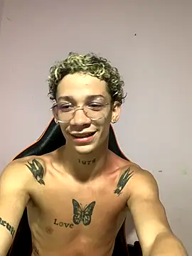 mateodeamjo online show from November 10, 2025, 11:48 pm