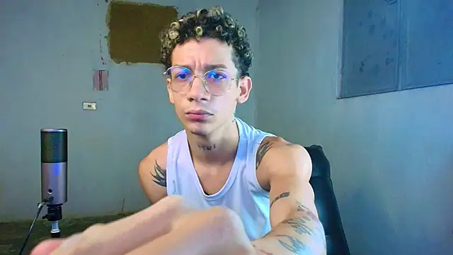 mateodeamjo online show from February 26, 2026, 5:39 am