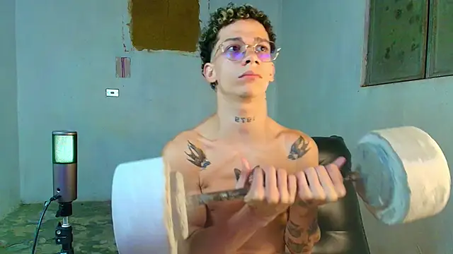 mateodeamjo online show from March 8, 2026, 2:04 am