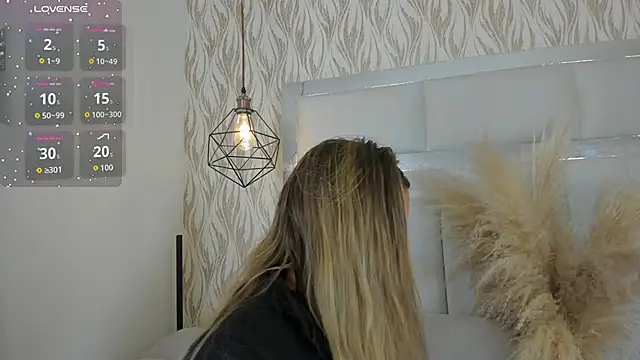 1m dalhia online show from December 1, 2025, 8:36 pm