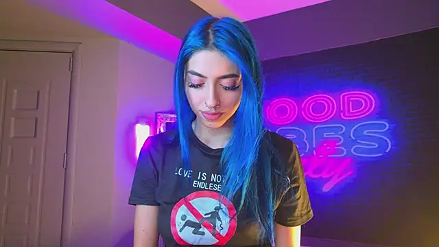 AriaVoss online show from December 13, 2024, 3:16 am