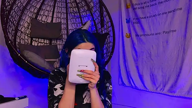 AriaVoss online show from April 4, 2026, 8:39 pm