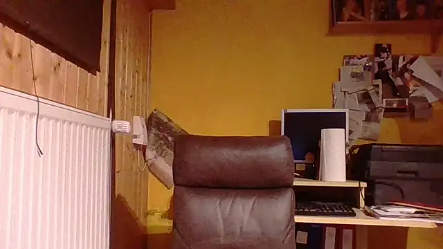 Snapshot of _squirty_cum_lady_ chatting on June 27, 2026, 5:45 am squirty cum lady online show from June 27, 2026, 5:45 am
