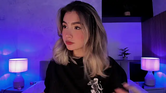 Snapshot of SamantaBone chatting on January 27, 2025, 12:22 am SamantaBone online show from January 27, 2025, 12:22 am