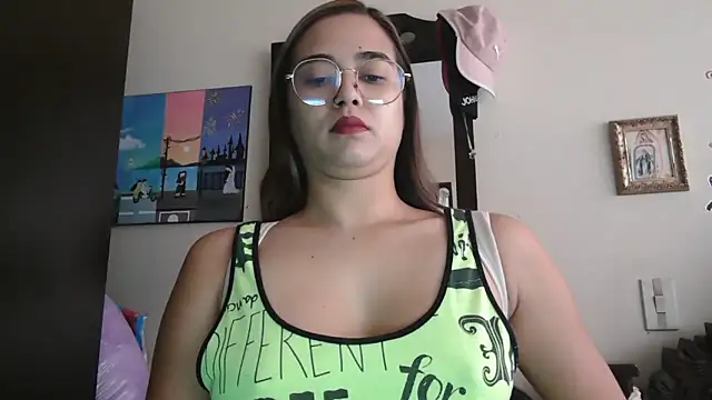 trianabell online show from February 21, 2026, 5:36 pm