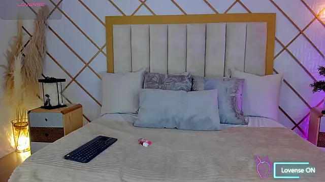 TamyHoney online show from October 8, 2025, 11:35 pm