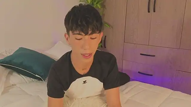 FabianPriince online show from September 19, 2025, 7:47 pm