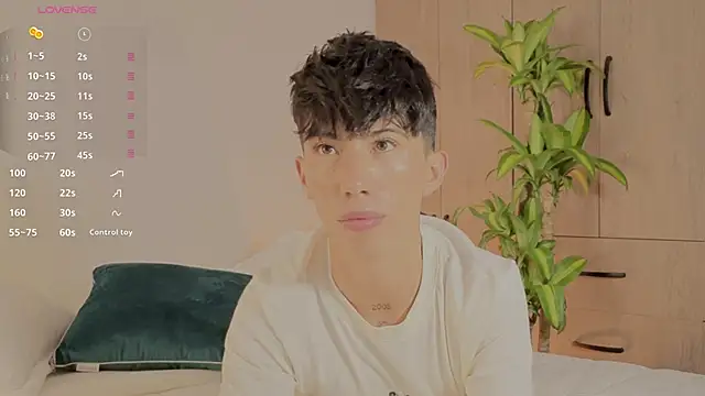 FabianPriince online show from October 2, 2025, 7:32 pm