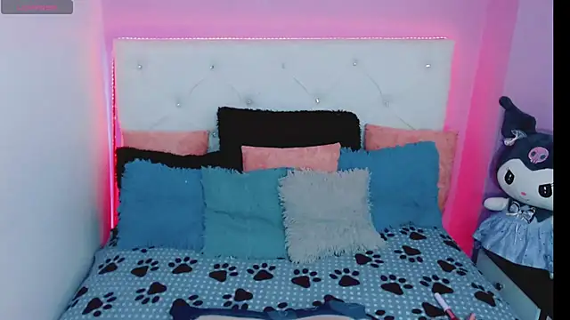 Snapshot of Amanda_bigx chatting on September 18, 2025, 5:20 am Amanda bigx online show from September 18, 2025, 5:20 am