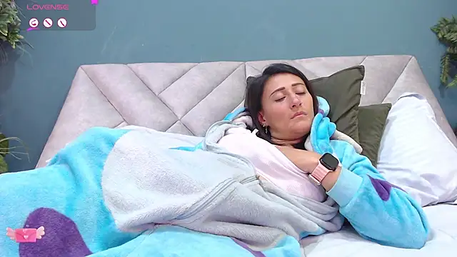 SharisWillian online show from March 14, 2025, 10:18 am