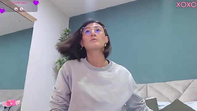 SharisWillian online show from September 23, 2025, 3:53 am