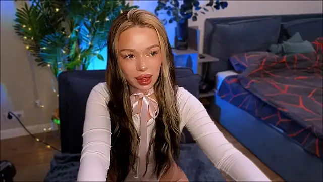 Snapshot of Lily_Yin chatting on February 12, 2025, 5:58 am Lily Yin online show from February 12, 2025, 5:58 am