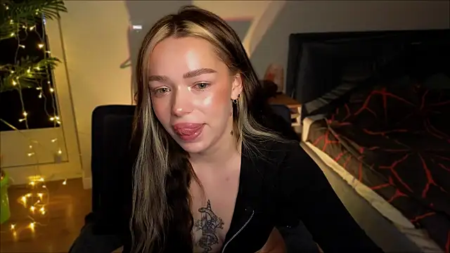 Snapshot of Lily_Yin chatting on February 19, 2025, 6:00 am Lily Yin online show from February 19, 2025, 6:00 am