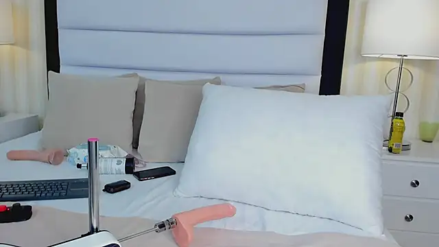 MiaSweeths online show from January 9, 2025, 3:01 pm