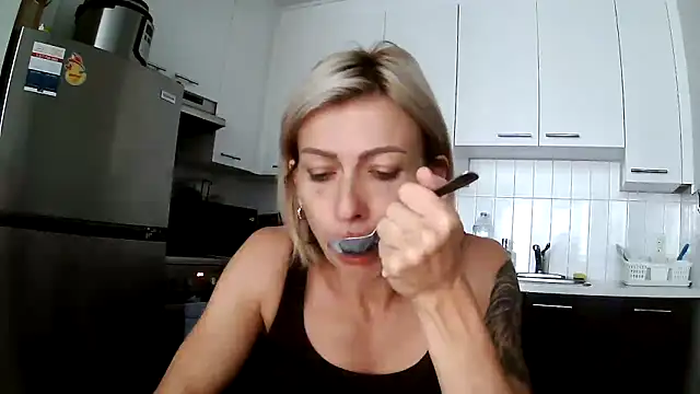 Snapshot of anechka1 chatting on September 16, 2025, 1:45 pm anechka1 online show from September 16, 2025, 1:45 pm