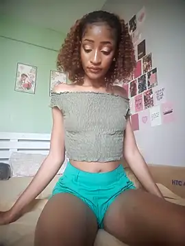 Snapshot of GoddessVee chatting on November 2, 2025, 8:39 am GoddessVee online show from November 2, 2025, 8:39 am