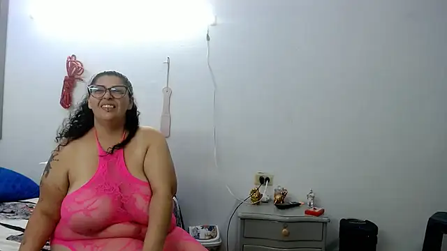 Snapshot of bubis_laru53 chatting on December 10, 2024, 1:54 am bubis laru53 online show from December 10, 2024, 1:54 am