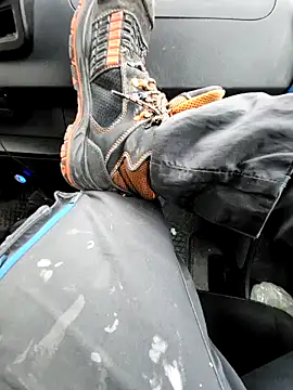 0815lukas2024 online show from December 4, 2024, 8:45 am