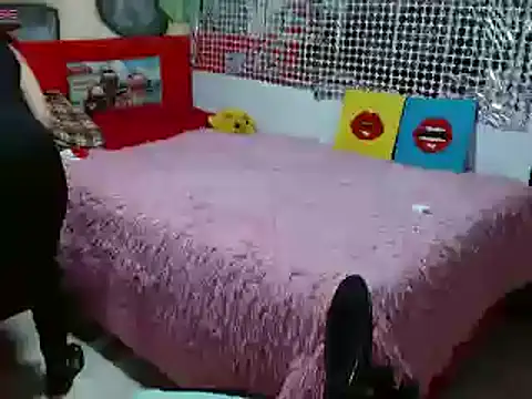 Snapshot of CaroMasha chatting on January 8, 2025, 2:25 am CaroMasha online show from January 8, 2025, 2:25 am