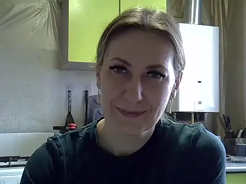 AshleyXHoney online show from February 24, 2026, 6:33 am