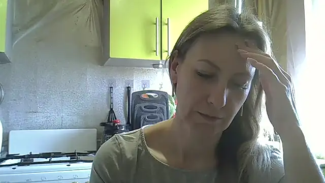 Snapshot of AshleyXHoney chatting on April 22, 2026, 8:06 am AshleyXHoney online show from April 22, 2026, 8:06 am
