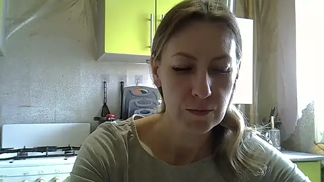 Snapshot of AshleyXHoney chatting on May 6, 2026, 6:30 am AshleyXHoney online show from May 6, 2026, 6:30 am