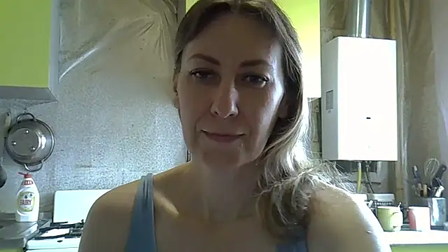 Snapshot of AshleyXHoney chatting on June 5, 2026, 7:03 am AshleyXHoney online show from June 5, 2026, 7:03 am