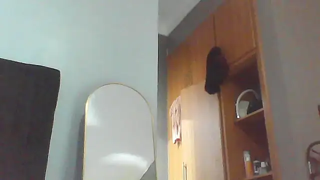 julietunderwoood online show from March 18, 2026, 4:26 am