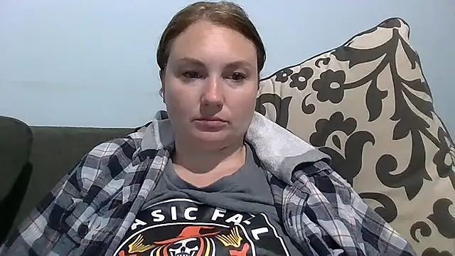 MilfyMrsRobinson online show from November 21, 2025, 12:04 pm