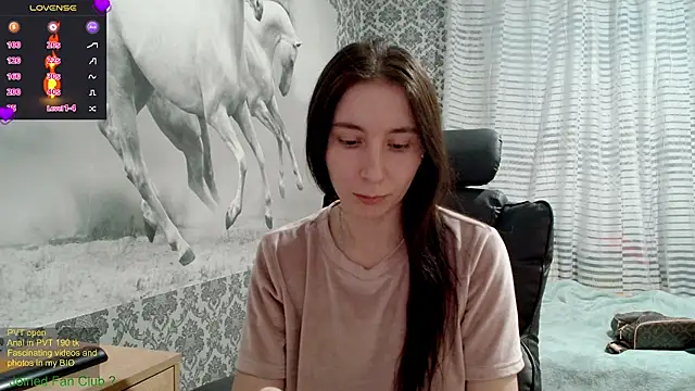 Snapshot of Wowpornoo chatting on February 18, 2025, 12:28 pm Wowpornoo online show from February 18, 2025, 12:28 pm