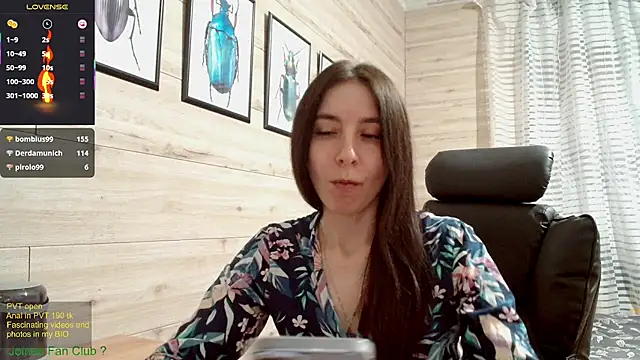 Snapshot of Wowpornoo chatting on March 18, 2025, 2:04 pm Wowpornoo online show from March 18, 2025, 2:04 pm