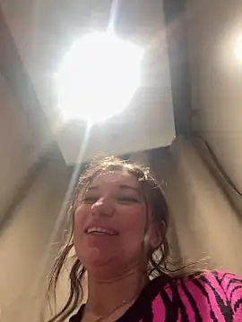 Snapshot of MooonReal chatting on March 1, 2026, 5:42 am MooonReal online show from March 1, 2026, 5:42 am