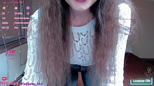 LizaSenri online show from April 18, 2026, 8:18 am