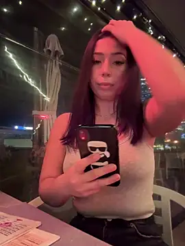 KimArts online show from December 19, 2024, 4:46 pm