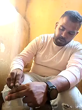 ListedLoin online show from January 7, 2025, 1:14 pm