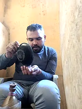 ListedLoin online show from January 27, 2025, 2:24 pm