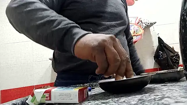 ListedLoin online show from March 1, 2025, 12:23 pm