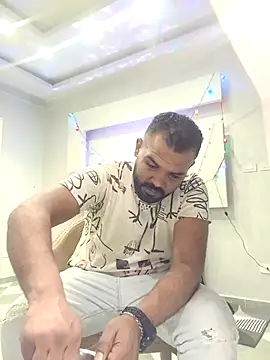 ListedLoin online show from March 5, 2025, 6:45 pm